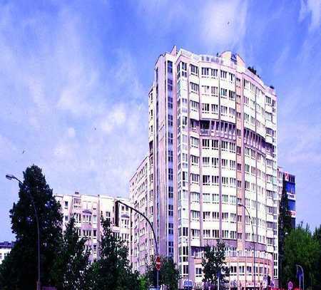 Moderne helle Dachgeschoss-Wohnung mit Panorama Blick - Nähe KaDeWe