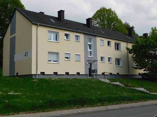 Überruhr-Holthausen: Bezugsfertige 2-Zi.-EG-Wohnung mit eigener Terrasse