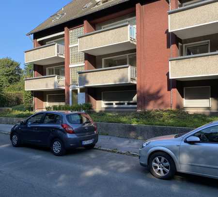 7-Familienhaus: Etagenwohnung mit Balkon und Terrasse (Hochpaterre)