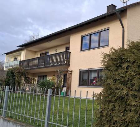 Ansprechende und gepflegte 5-Zimmer-Wohnung mit Balkon und Garage in Mainburg