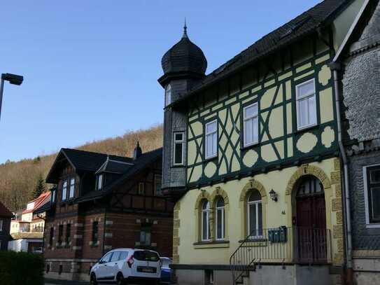 Mehrfamilienhaus in Oberschönau als solides Anlageobjekt mit 3 Wohneinheiten