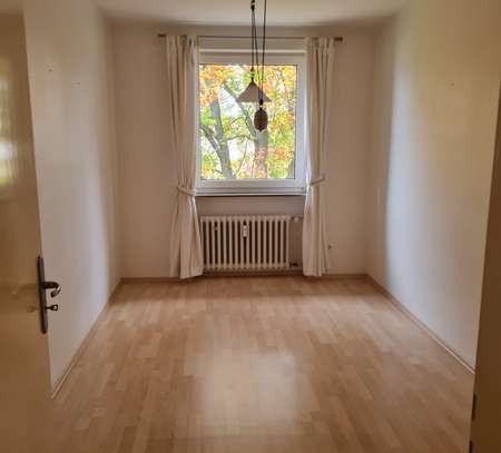 Gepflegte 4-Zimmer-Wohnung, EBK, 2 Balkonen, Herkulesblick in Kassel