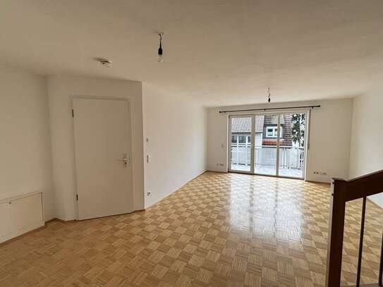 Helle 3 Zi. Whg. mit EBK, 2 Bädern, 2 TG-Stellpl. mit Wallbox u. Balkon in der Altstadt