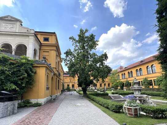 Anspruchsvolle 2 Zi Altbauwohnung in einem repräsentativen Kulturdenkmal