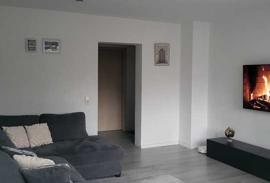 Stilvolle 4-Raum-Wohnung mit Balkon und EBK in Leverkusen