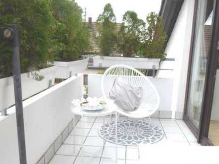 *Schöne 2 Zimmer-Dachgeschoßwohnung mit Balkon und Garage