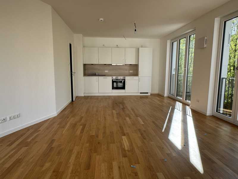 Praktisch geschnittene 4-Zi.-Wohnung mit EBK, 2 Balkonen und 2 Bädern