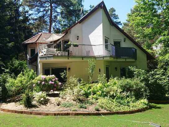 Schöne, gepflegte 3-Zimmer-DG-Wohnung mit großem Balkon und Gartennutzung in Kleinmachnow