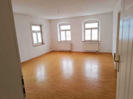Gepflegte 3-Zimmer-Wohnung mit Einbauküche in Rot am See
