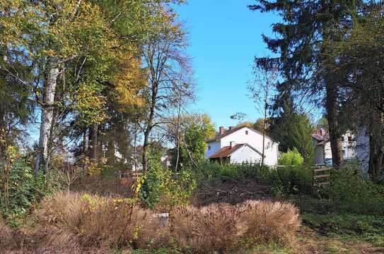 Tolles Grundstück mit vielen Möglichkeiten, Baugenehmigung für 8 Einfamilienhäuser liegt vor