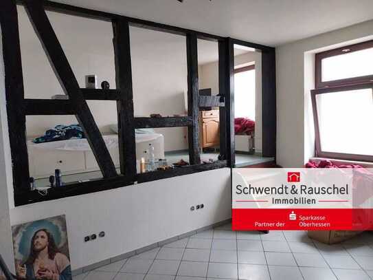 Zweifamilienhaus mit Gewerbe/Laden/Büro in Butzbach