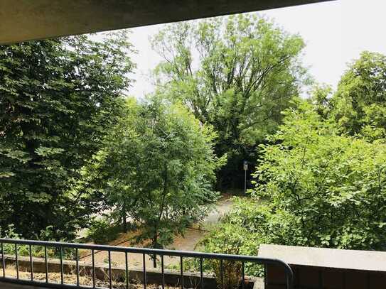 2-Raum-Wohnung mit Balkon und EBK in bester Lage