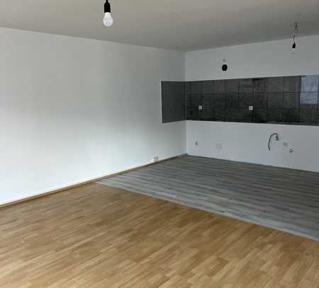 Schöne 4-Zimmer-Maisonette-Wohnung mit Loggia in Brühl/Rohrhof