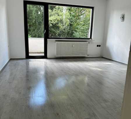 schöne, helle 3 Raum Wohnung im 1. OG mit Balkon/Gartennutzung