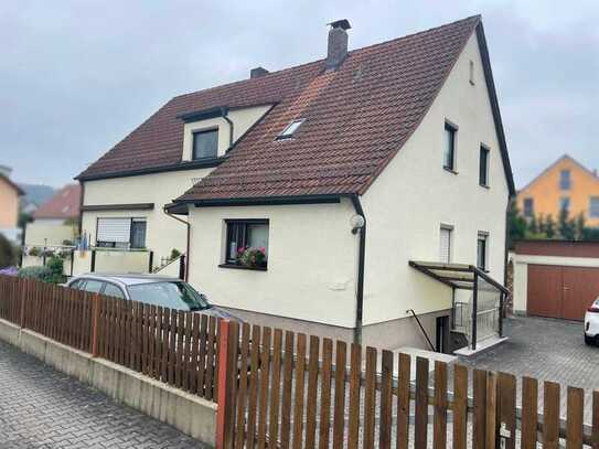 Einfamilienhaus mit Einliegerwohnung mit Keller und Garten in Tegernheim nähe Regensburg