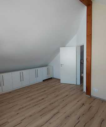 Teilmöblierte, gut gepflegte 4,5-Zimmer-Maisonette-Wohnung