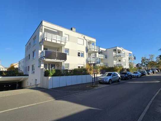 Geschmackvolle 2-Raum-Dachgeschosswohnung mit Balkon in Murr