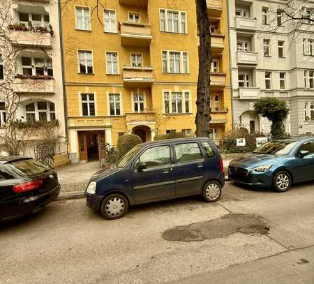 Wunderschöne 2-Zi Altbauwohnung,1.OG mit Balkon in Friedenau