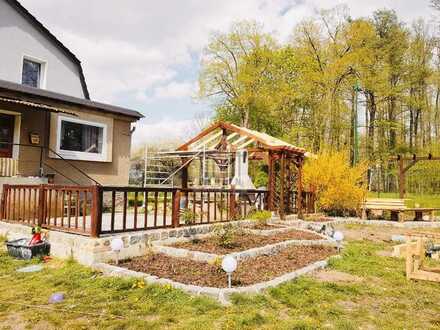 Idyll, ca. 6.023 m² exklusives Grundstück mit saniertem Einfamilienhaus
(12 km bis Fürstenwalde)