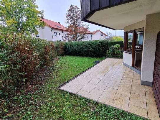 ***Schöne 3-Zi- EG Wohnung mit Terrasse, Tg-Stellplatz und Küche***