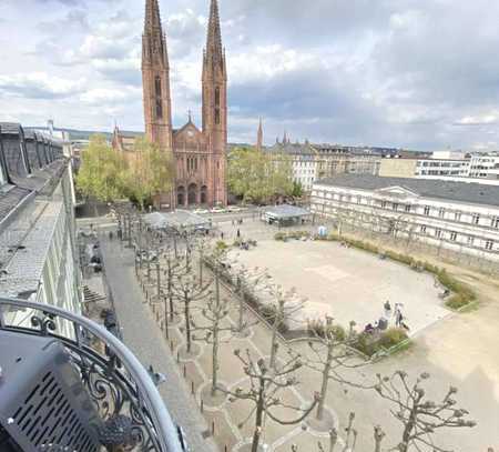 City-Stilaltbau aus dem Bilderbuch - Aufzug und Garage