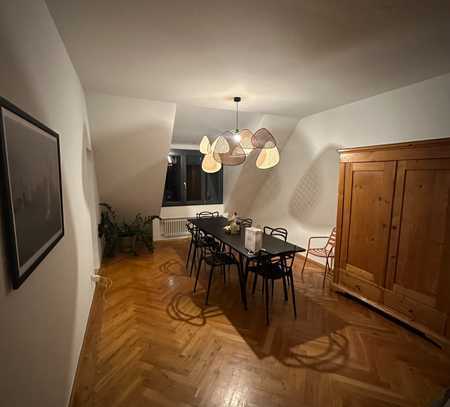 Wunderschöne Altbau Maisonettewohnung in Frankfurt Sachsenhausen