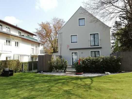 Modernisiertes Haus im Haus mit 3-Räumen plus Hobbyraum und EBK in München Untermenzing