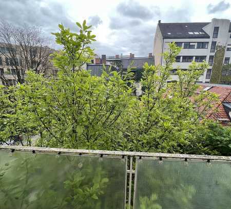 Bestlage! Großzügige 2-Zimmer-Wohnung mit Wohnküche und Blick in Innenhof