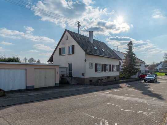 Platz für Familie, Träume und Visionen - sanierungsbedürftiges Wohnhaus mit Gartenoase!
