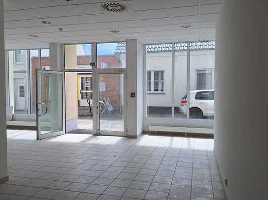 im Zentrum von Barth - Ihr Laden/Büro in der Boddenpassage / direkt vom Eigentümer