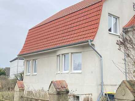 ERDGESCHOSSWOHNUNG im 2 Parteienhaus