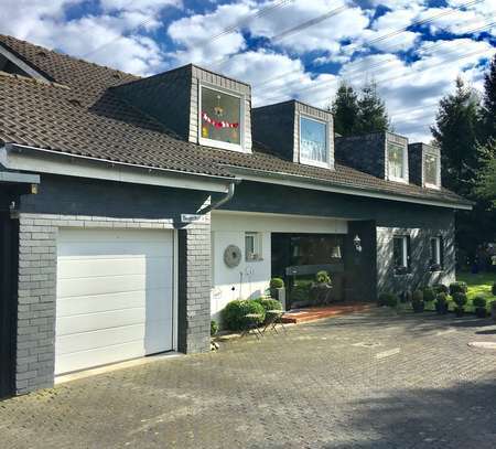 Modernisierte Wohnung mit fünf Zimmern und Terrasse in Hückeswagen