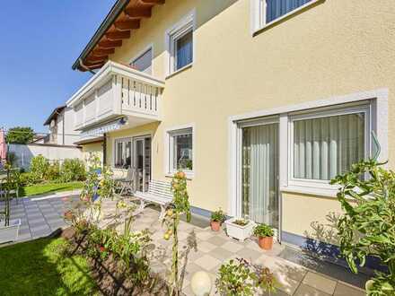 Große, top gepflegte Doppelhaushälfte mit 8-9 Zimmern - ideal auch als Mehrgenerationenhaus!
