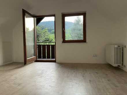 Attraktive 3-Zimmer-DG-Wohnung mit Balkon in Baiersbronn Huzenbach