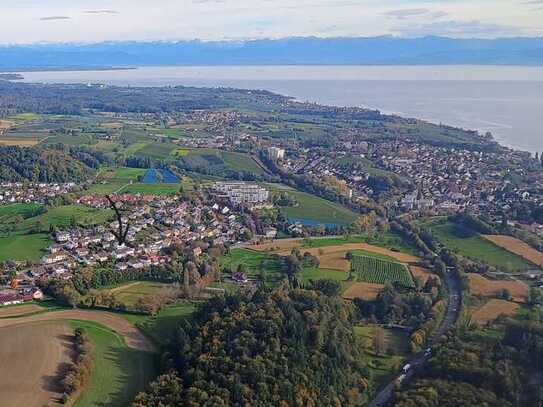 Sonnige 3,5-Zimmer-Erdgeschosswohnung mit Gartenzugang und 2 Terrassen in Daisendorf