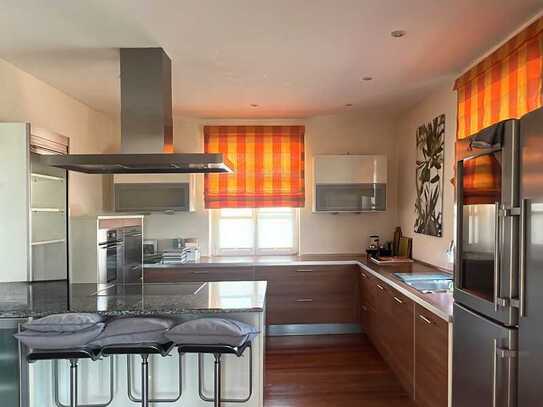 Freundliche und gepflegte Maisonette Wohnung mit EBK und Panoramabalkon in Flörsheim-Dalsheim