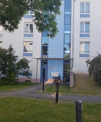 Kapitalanleger Kleinzschocher Kulkwitzerstr. eine 2 Raum Wohnung, Balkon, EBK inkl. TG Platz