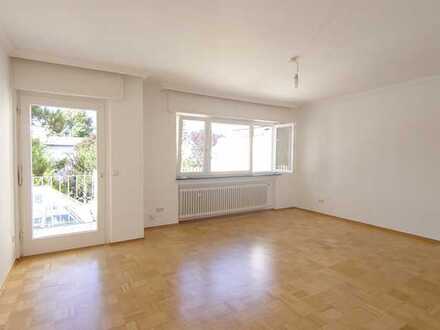 Dreieich: Ruhige, helle 2-Zimmerwohnung mit Wohnküche und großer Dachterrasse