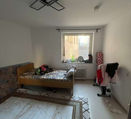 Moerser-Innenstadt: 2-Zimmer-Wohnung mit Balkon!