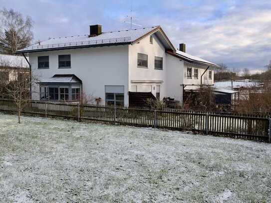 Helles und gepflegtes Reihenendhaus mit großem sonnigen Garten und ruhiger Lage (ohne Provision)