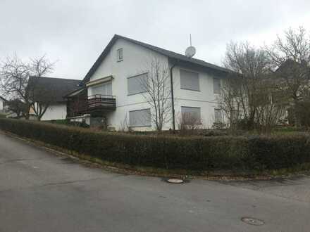 Saniertes Einfamilienhaus mit sechs Zimmern und Einbauküche in Ravenstein, Ravenstein
