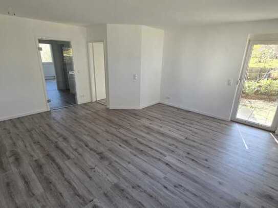 + + + komplett sanierte Wohnung mitTerrasse in ruhiger Lage + + +