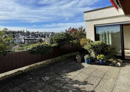 Traumhafter Panoramablick: Schöne, sehr helle 4-5 Zimmer-Terrassenwohnung