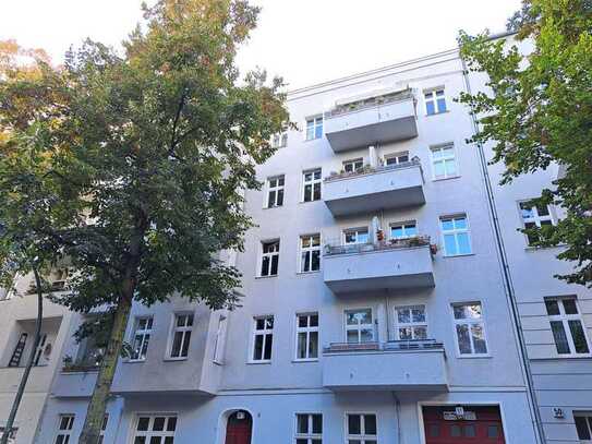 Geräumige und leerstehende Studio-Apartment mit EBK