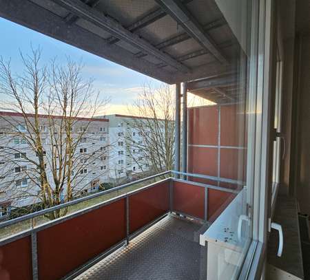 660 € sparen! KM frei * geräumige 2 Raum Wohnung mit Balkon **