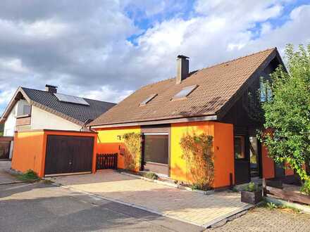 Ansprechendes Einfamilienhaus mit sechs Zimmern im Ortszentrum von Niefern