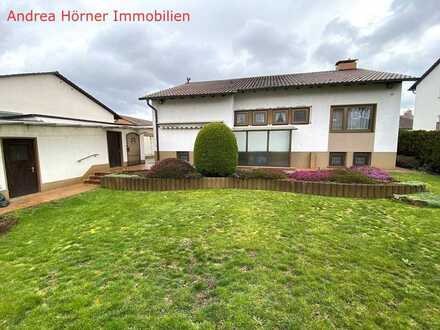Gepflegter Bungalow auf großem Grundstück mit schönem Garten