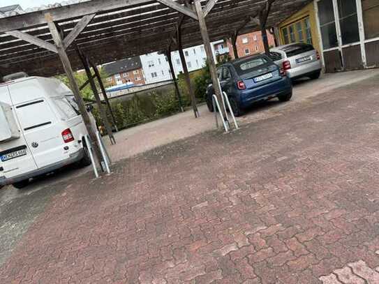 Carportstellplatz im Innenhof zu vermieten, auch für Oldtimer und Wohnmobile geeignet