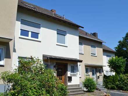 Geräumiges Einfamilienhaus (RMH) mit Garten und Garage in zentrumsnaher Lage von Andernach.