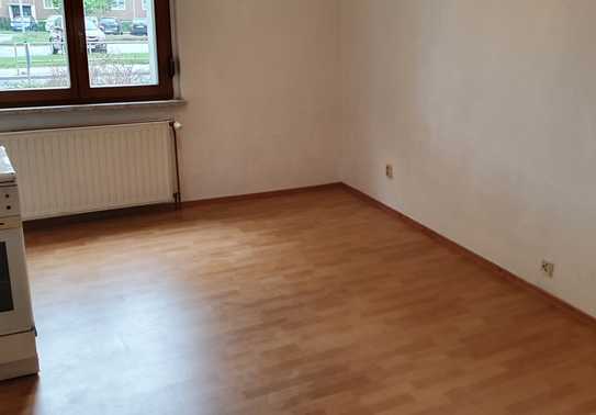 Attraktive 1-Zimmer-Erdgeschosswohnung mit Balkon und EBK in Aschersleben